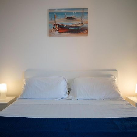 Villa Seaside - Beach Retreat With Jacuzzi Syracuse Exteriér fotografie