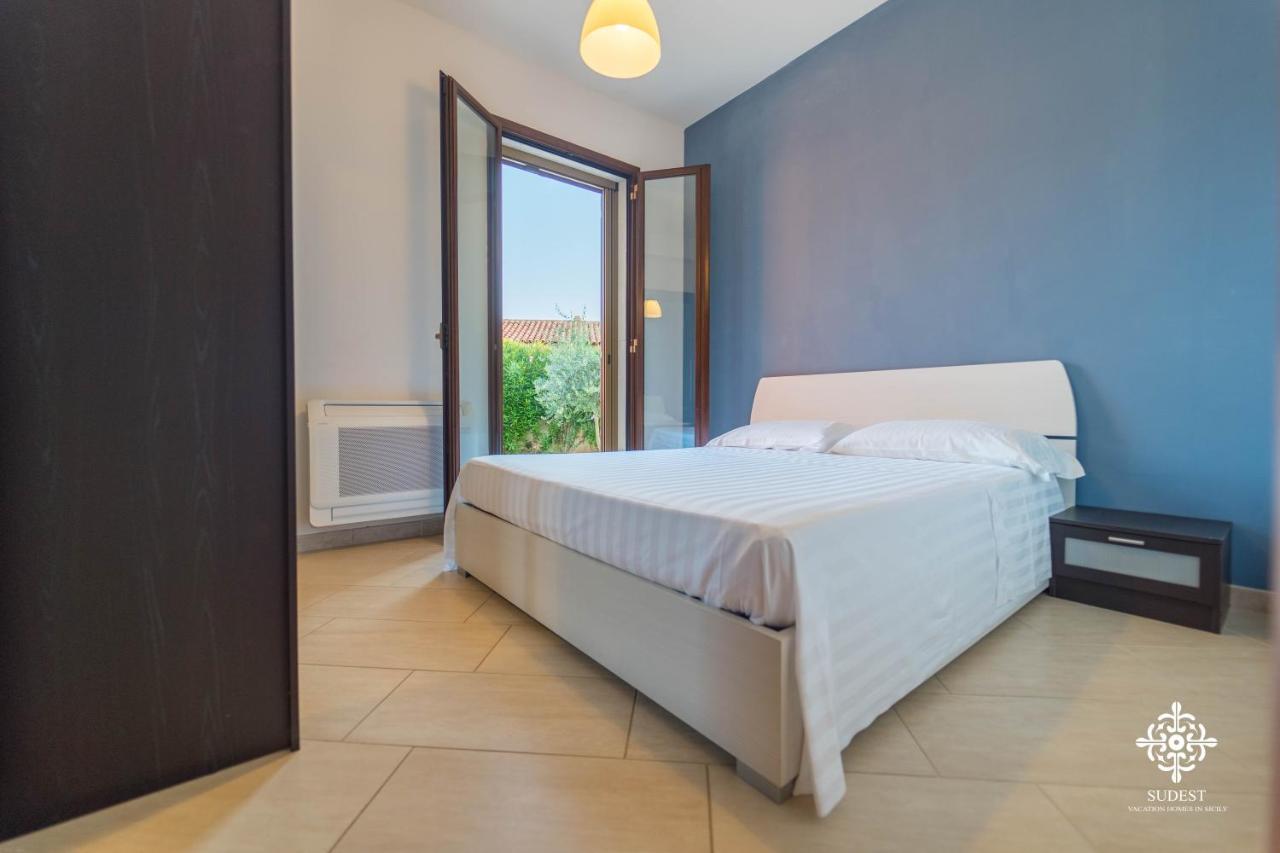 Villa Seaside - Beach Retreat With Jacuzzi Syracuse Exteriér fotografie