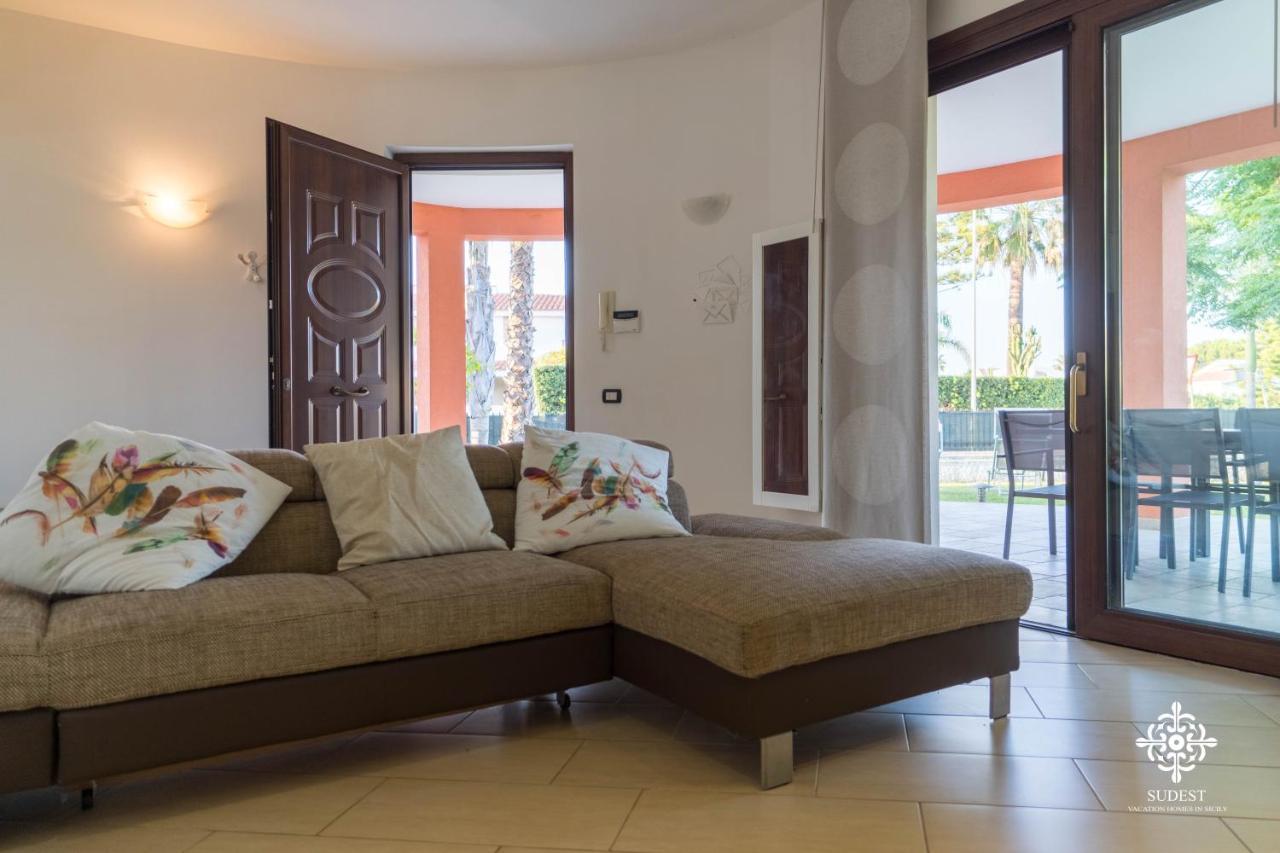 Villa Seaside - Beach Retreat With Jacuzzi Syracuse Exteriér fotografie