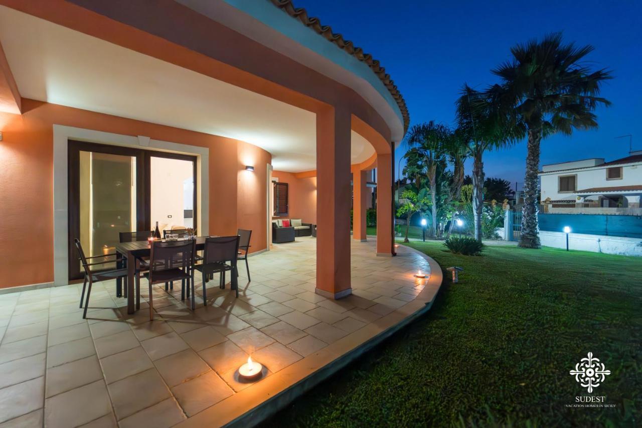 Villa Seaside - Beach Retreat With Jacuzzi Syracuse Exteriér fotografie