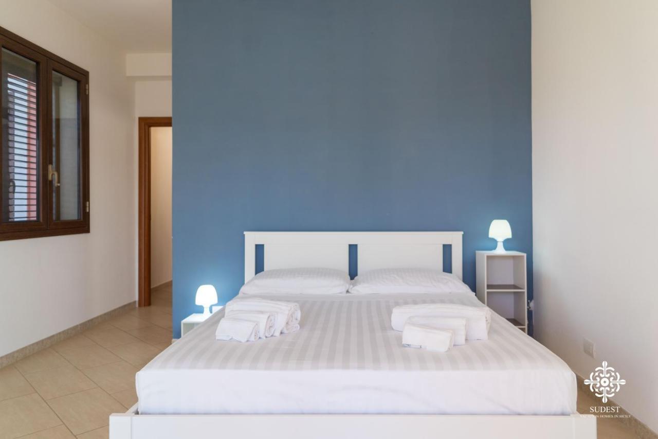 Villa Seaside - Beach Retreat With Jacuzzi Syracuse Exteriér fotografie