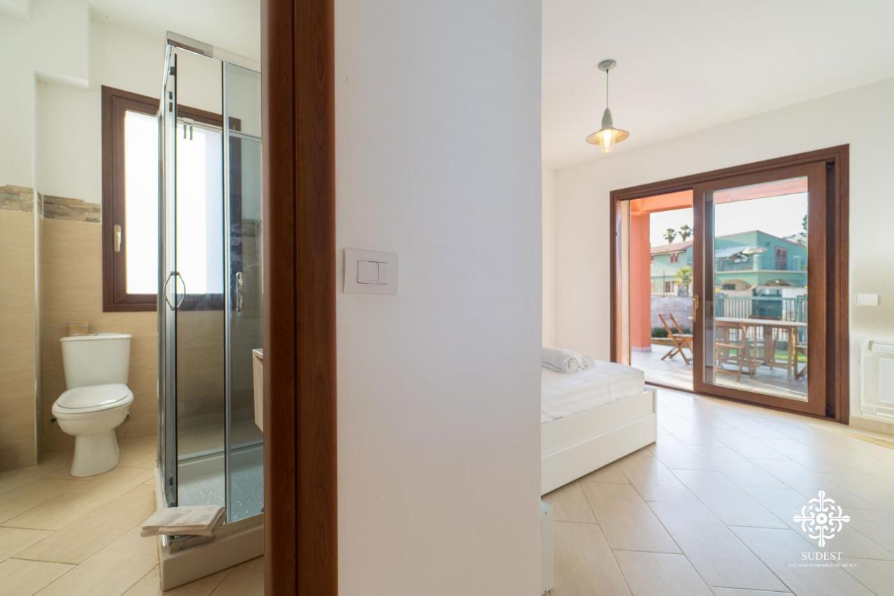 Villa Seaside - Beach Retreat With Jacuzzi Syracuse Exteriér fotografie