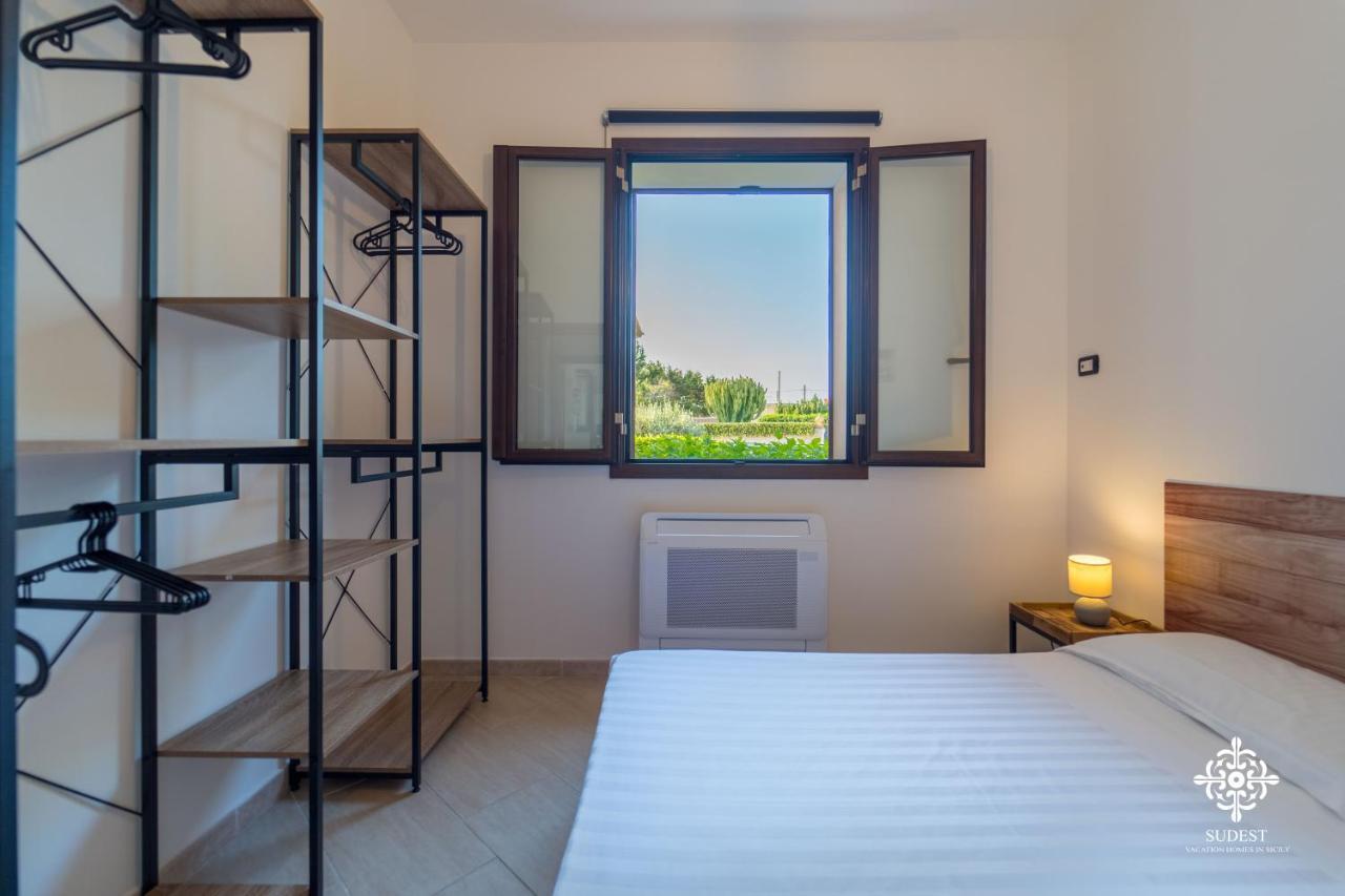 Villa Seaside - Beach Retreat With Jacuzzi Syracuse Exteriér fotografie